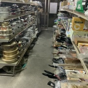 いいねっと掲載店坂井金物店
御坊市、ほんまちにある坂井金物店は家庭金物、建築関連資材・建築金物、それに付随する工具などを取り扱う金物店として、御坊市薗のほんまちにあります。
数多くの建築金物・電動工具をはじめ、消耗品や養生材も取り揃えており、家庭用金物・鍋・おたま等もございます。
在庫がない場合でもすぐに取り寄せることが可能です。
また倉庫もありますので急な建築資材のときにも是非、ご利用下さい。