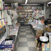 いいねっと掲載中のいろは書房さんは、昔からあるいろは書房さん店内は懐かしさと本の匂いがとても心地良かったです。小さな個人店のお店になっているので、少し落ち着いた雰囲気が好きな方にはオススメです！