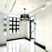 私たちの建築は、単なる住居ではなく、お客様と家族が幸せなひとときを過ごす場所としての価値を追求します。お客様の個性やニーズに合わせたカスタマイズも積極的に行い、独自のアイデアを取り入れたオリジナリティあふれる住宅を創造します。

ライトスタッフは、お客様の笑顔が何よりの喜びであり、それを努力の原動力としています。私たちと一緒に、心躍るような家づくりの旅を始めませんか？「帰りたくなる家」を叶えるために、全力でサポートいたします。